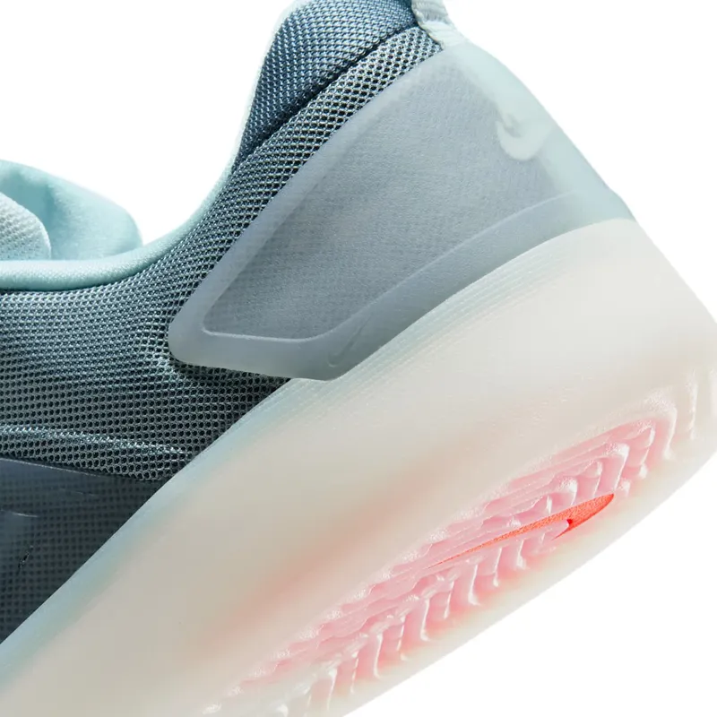 nike-zoom FQ1273-400