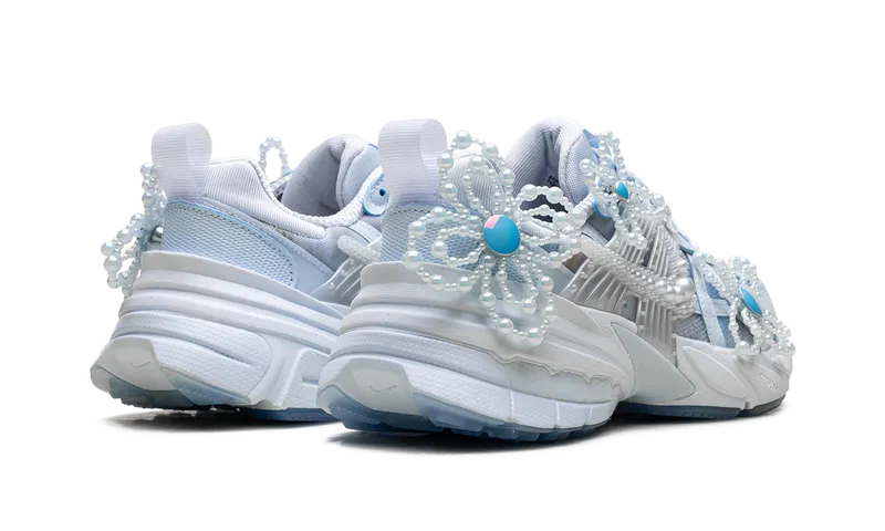 Nike V2K Run “Susan Fang” (IB7426-400)