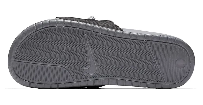 nike-benassi AO1037-001
