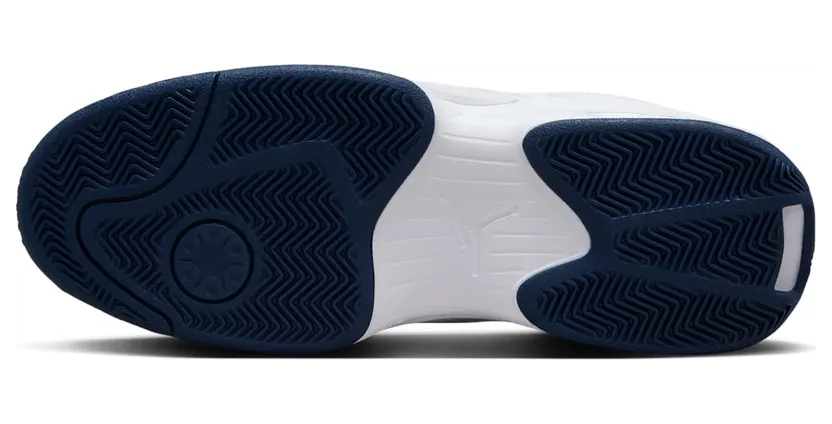 air-jordan-max-aura FQ8298-100