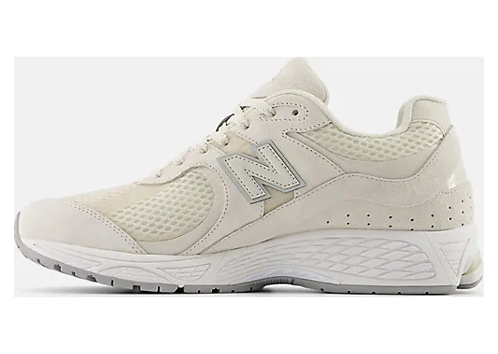 new-balance-2002r M2002WC