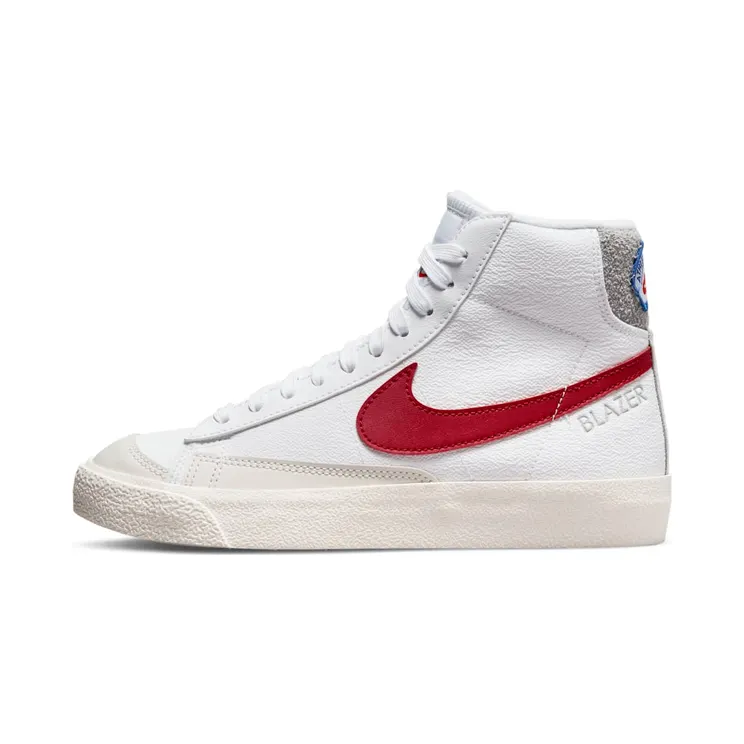 Nike Blazer Mid ’77 “White / Light Smoke Grey / Phantom / Gym Red” (DH9700-100)
