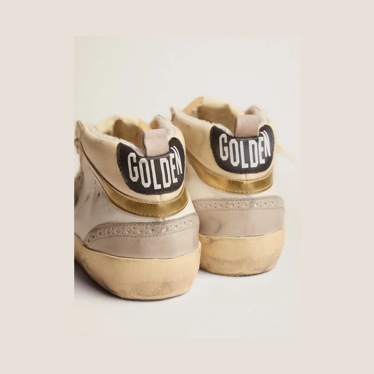 Golden Goose Mid Star With Star In Light Gray Suede And Gold Flash (GWF00123.F003018.11116) (5)
