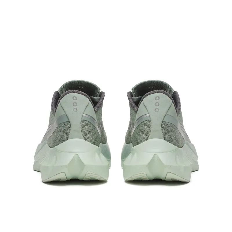 SAUCONY Endorphin Pro 4 “Iceberg / Carbon” (S20939-228)