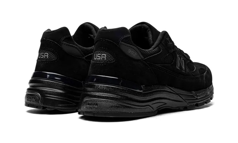 New Balance 992 “Triple Black” (M992EA)