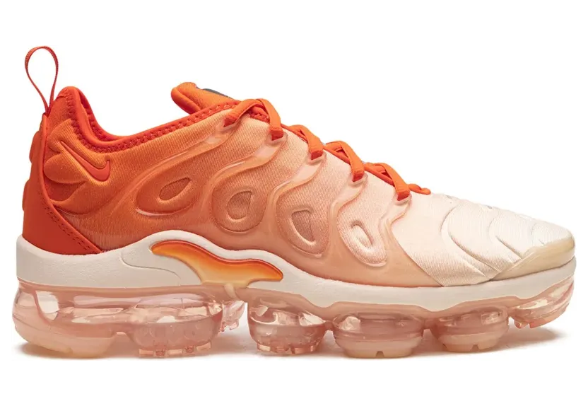 Nike Air VaporMax Plus sneakers – Orange (DQ8588)