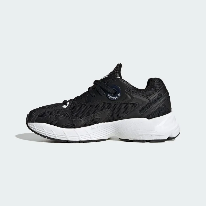 adidas Astir Core Black / Core Black / Cloud White (IE9886)