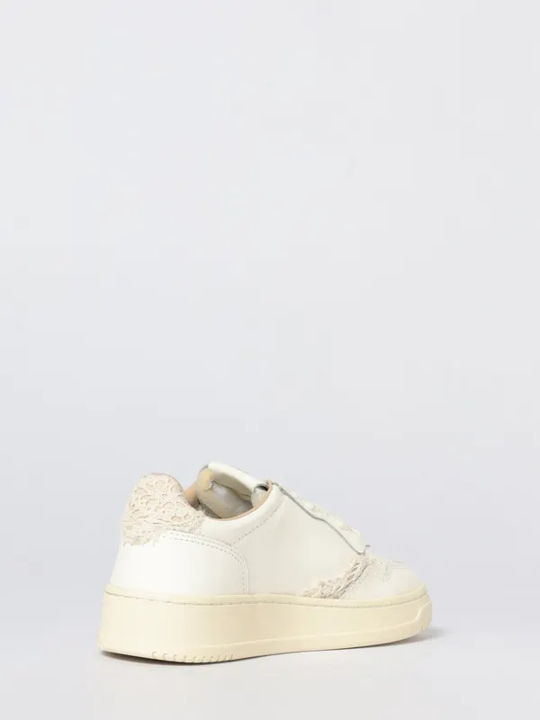 Autry Medalist Low Leather with Lace Details Black (AULWMJ01)