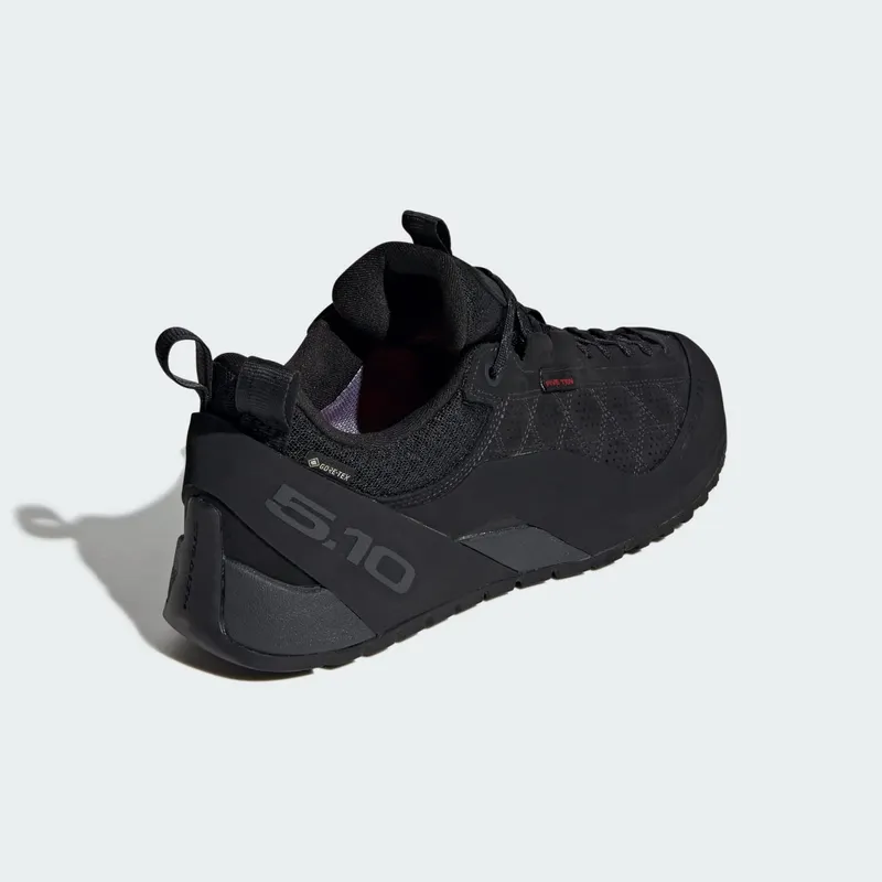 Adidas GUIDE TENNIE PRO GTX Core Black / Carbon / Core Black (JP8633)