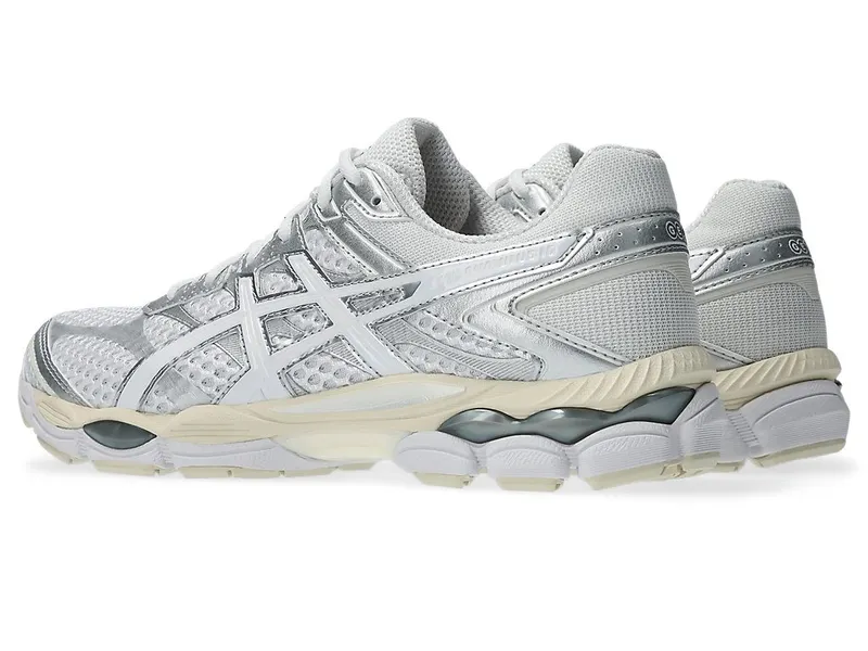 ASICS GEL-CUMULUS 16 “White / White” (1203A733-102)