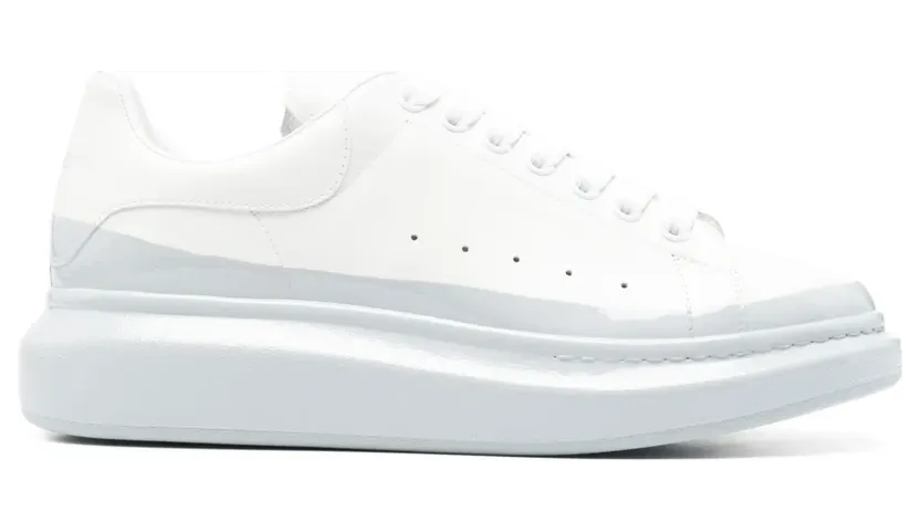 Alexander McQueen Klassische Sneakers – Weiß (856487WIAJP)