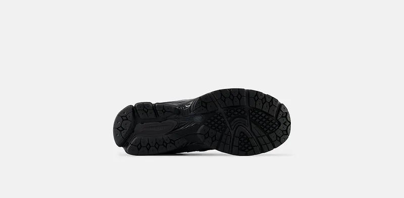 New Balance 2002R “Black Magnet” (M2002RBL)