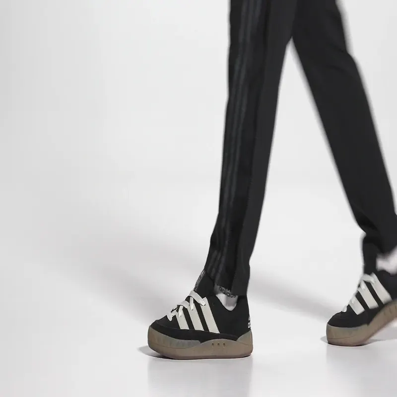 Adidas Adimatic Core Black / Off White / Gum (IE2224)