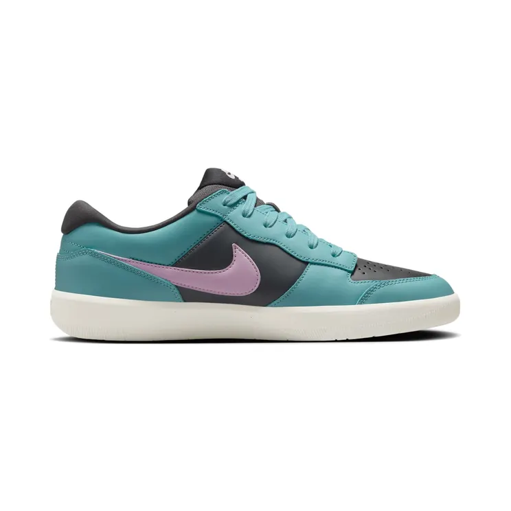 nike-air-force DV5476-400
