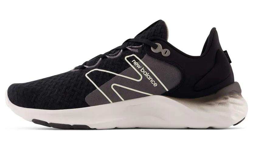 new-balance-sneaker MROAVHK2