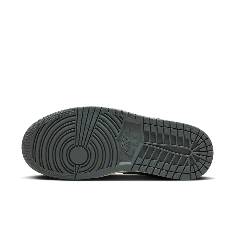 Jordan 1 Low SE Flight Vintage (FV8439-104)