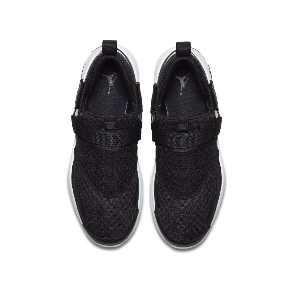 Jordan Trunner LX Black White Sole Black/Black-White (897992-011)