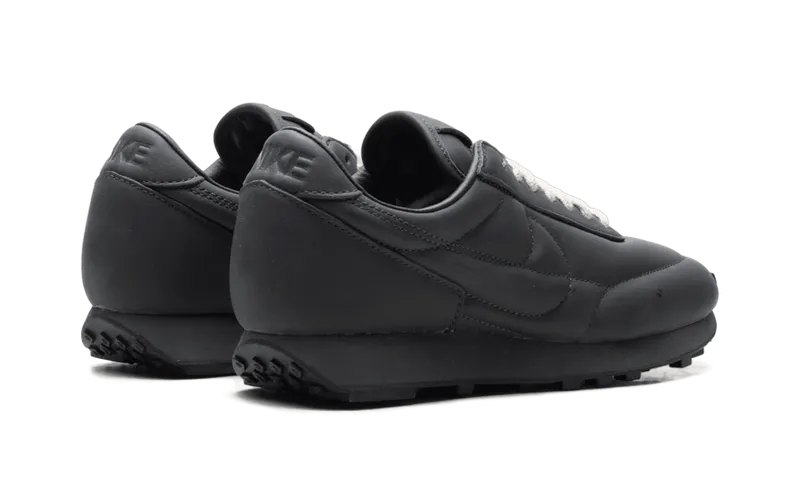 Nike Daybreak “Anthracite / Light Bone” (IO4865-200)