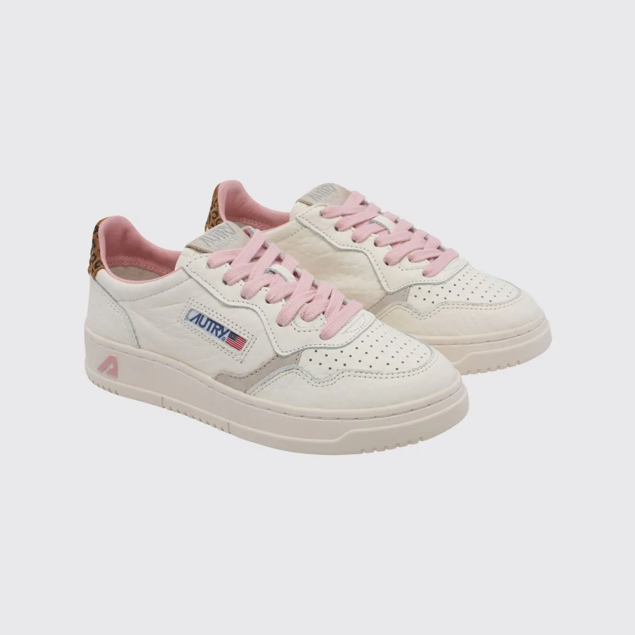 Autry Medalist Low Bicolor Leather Sneakers with Perforated Toe White (AULWNZ01)