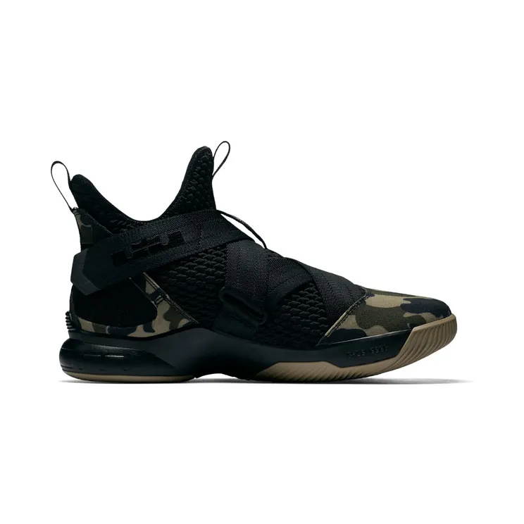 nike-lebron AO4054-001