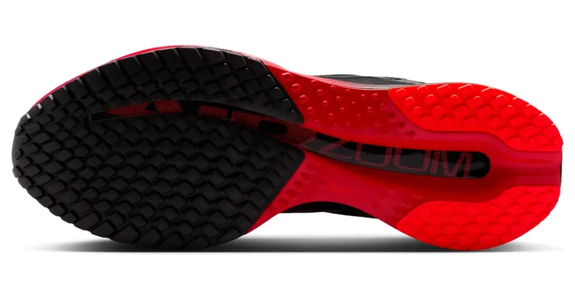Nike Pegasus Premium “Bred”: red bottoms voor hardlopers (2)