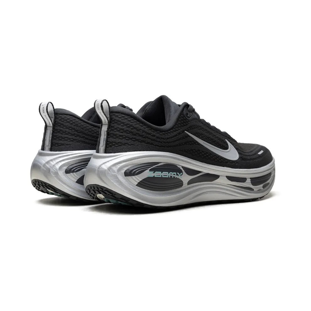 Nike Vomero Plus “Anthracite Zebra” (IM6011-060)