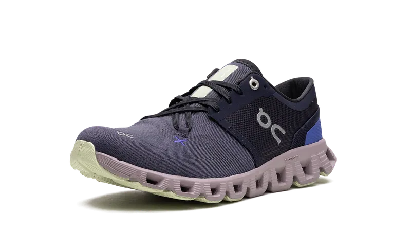 On Running CLOUD X 3 “Midnight Heron” (60.98689)