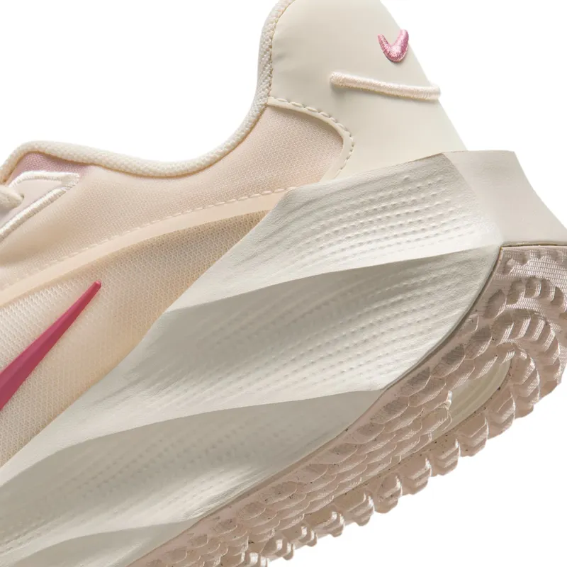 Nike Aura Edge Chalk Pale Ivory Peony (HQ7025-100)