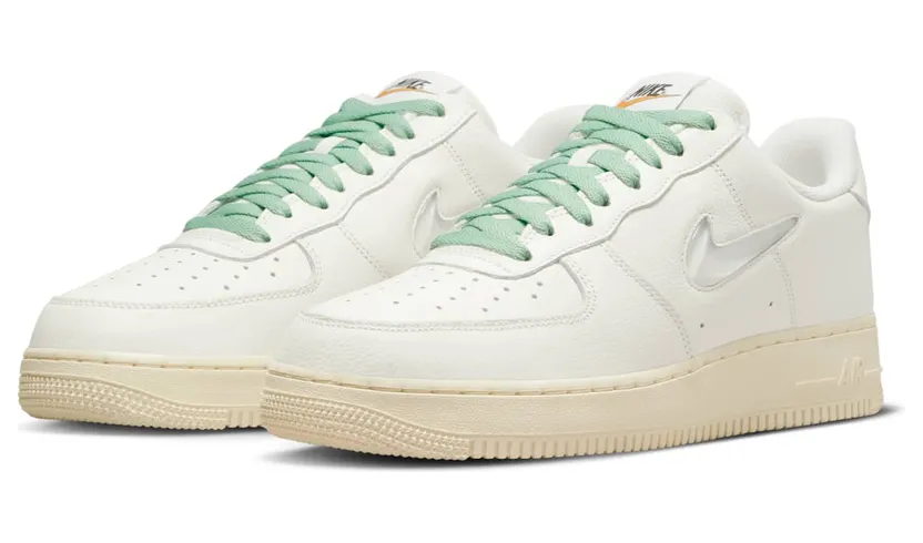 nike-air-force DO9785-100