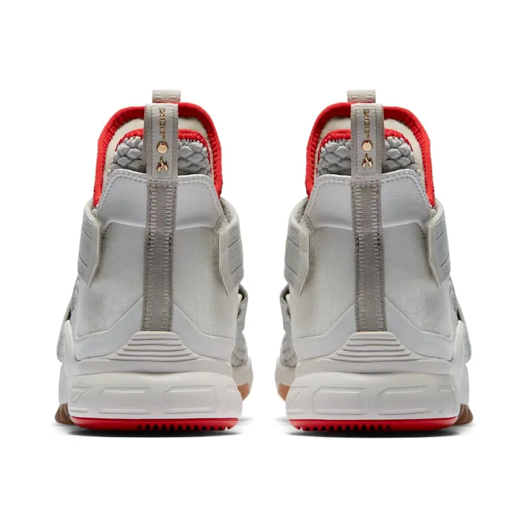 nike-lebron AO2609-002