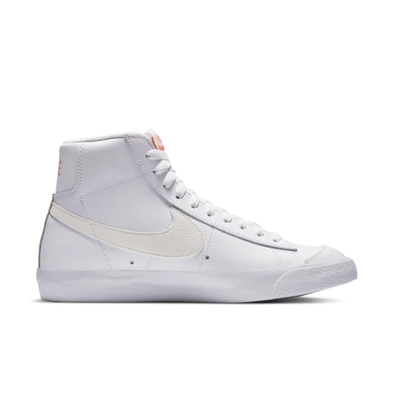 Nike Blazer Mid 77 White Sail Metallic Gold (W) White/Sail-Metallic Gold-Atomic Pink (DC1421-100)