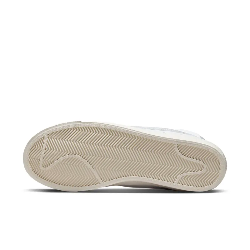 Nike Blazer Mid ’77 ESS White (DQ7574-100)