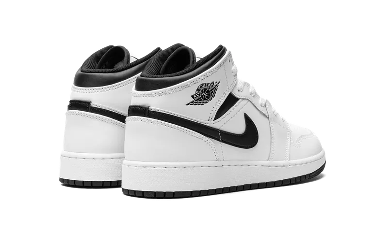 Air Jordan 1 Mid GS “White/Black” (DQ8423-132)