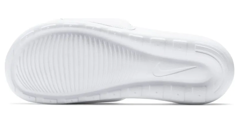 nike-victori-one CN9677-100