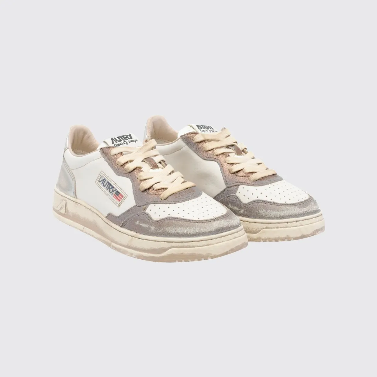 Autry Medalist Low Super Vintage Calfskin Sneakers with Worn Effect Cream (AVLMMT08)