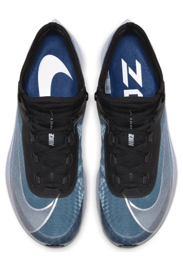 nike-zoom AT8240-401