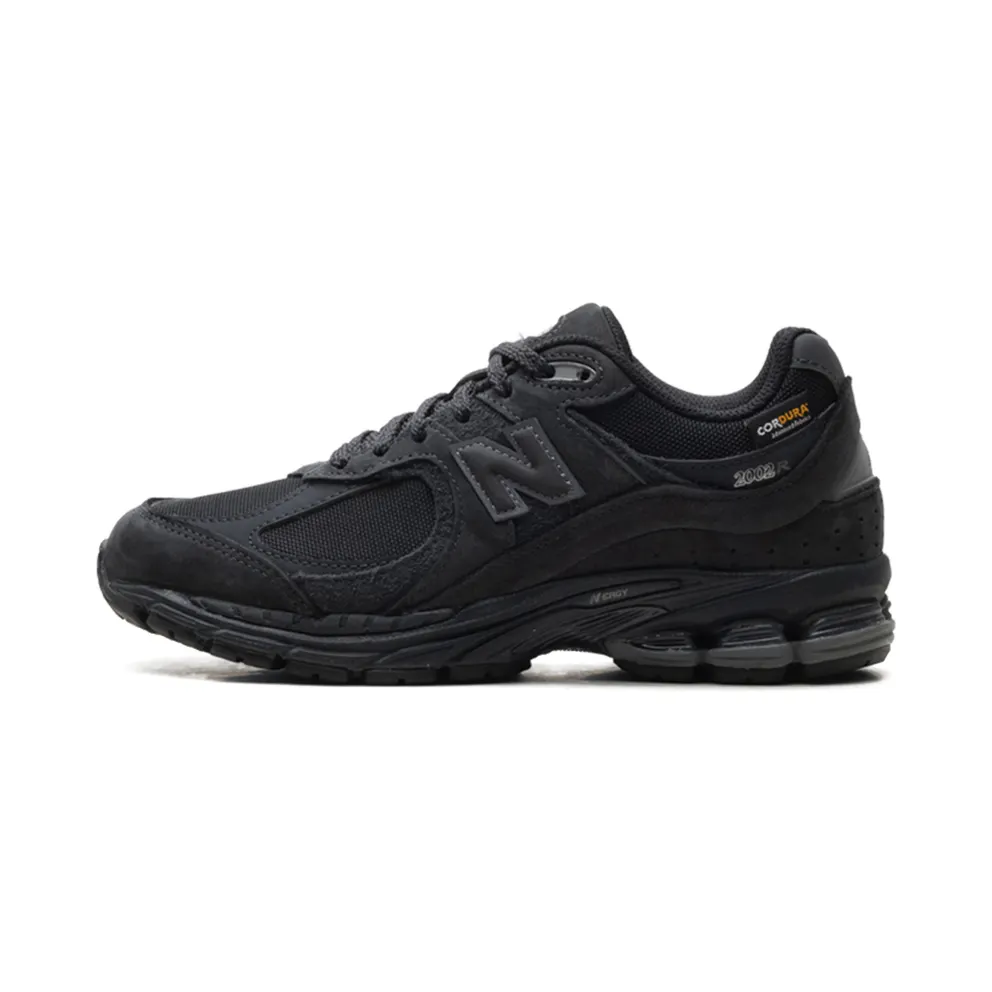 New Balance 2002R “Cordura – Phantom Black” (M2002RPJ)
