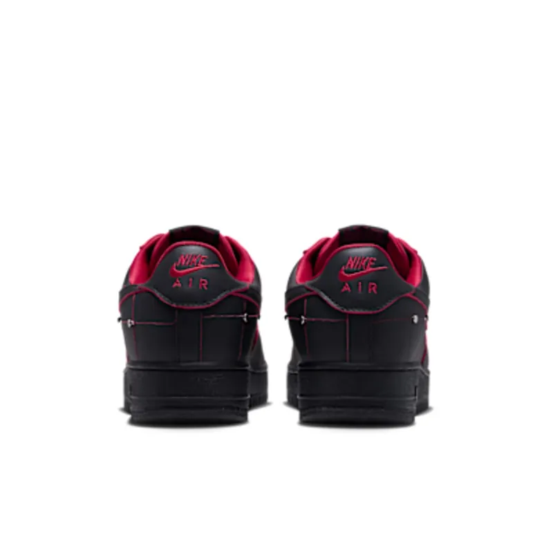 Air Force 1 ’01 “Nightmare”: de studs zijn het hele verhaal (6)