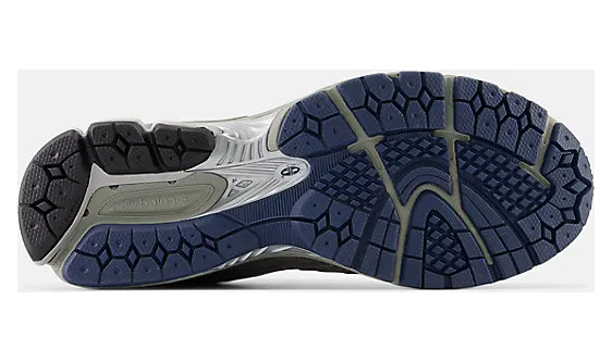 new-balance-2002r M2002RXC