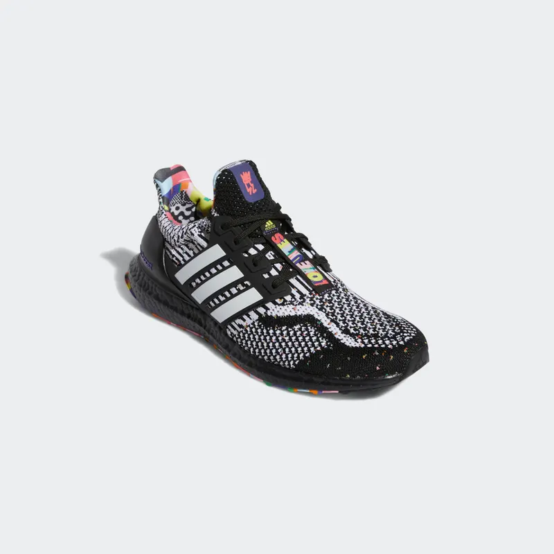 Adidas Ultraboost 5.0 DNA Core Black / Cloud White / Purple (GY4424)