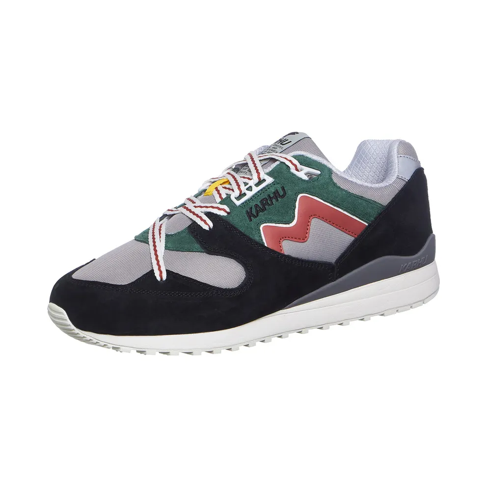 Karhu Synchron Classic Jet Black / Hot Sauce (F802666)