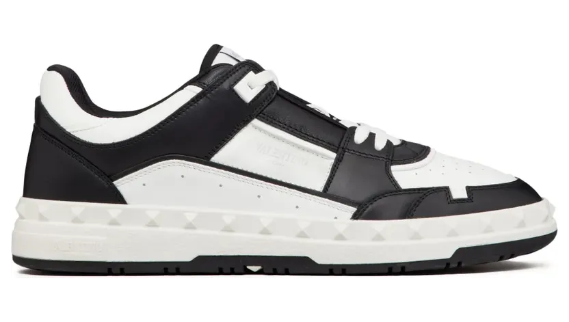 Valentino Garavani Freedots low-top sneakers van kalfsleer – Zwart (YS0H43RDG)