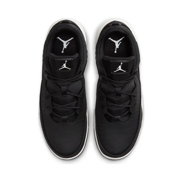 air-jordan-max-aura DZ4353-010