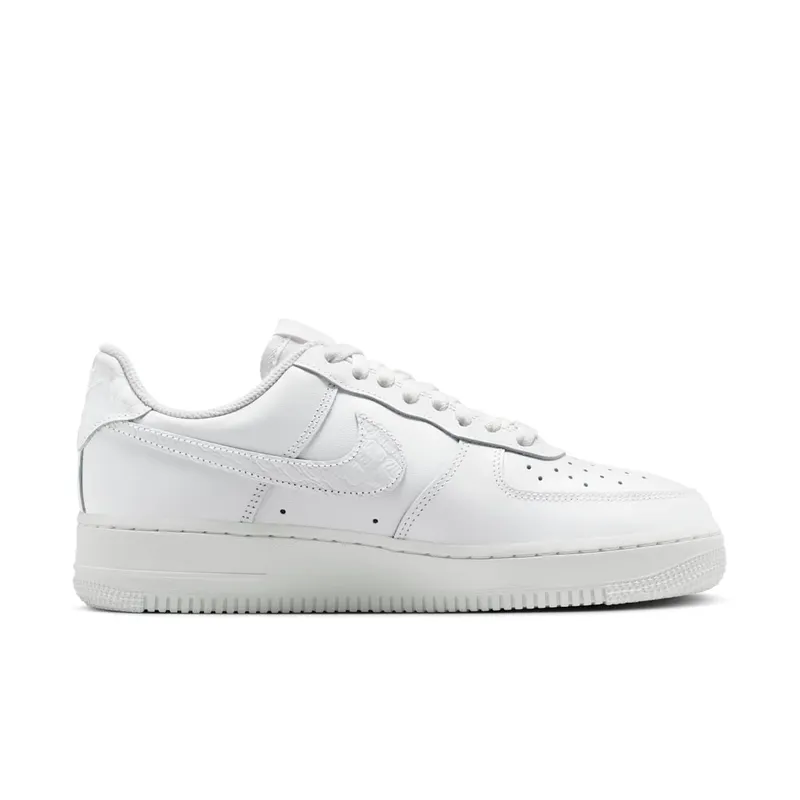 Nike Air Force 1 ’07 SE “Pebble Croc – White / Neutral Grey / White” (IO4837-100)