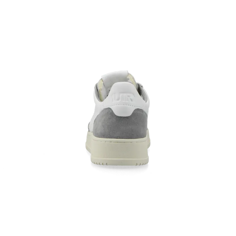 Autry Medalist Low (goat / suede white / grey) – AULMGS37