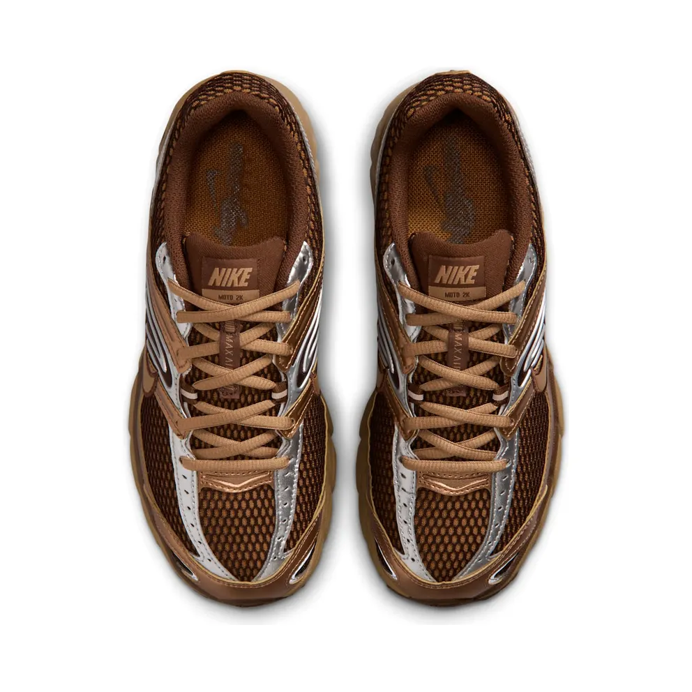 Nike Air Max Moto 2K Light British Tan/Cacao Wow/Metallic Silver/Dark Driftwood (HQ2056-202)