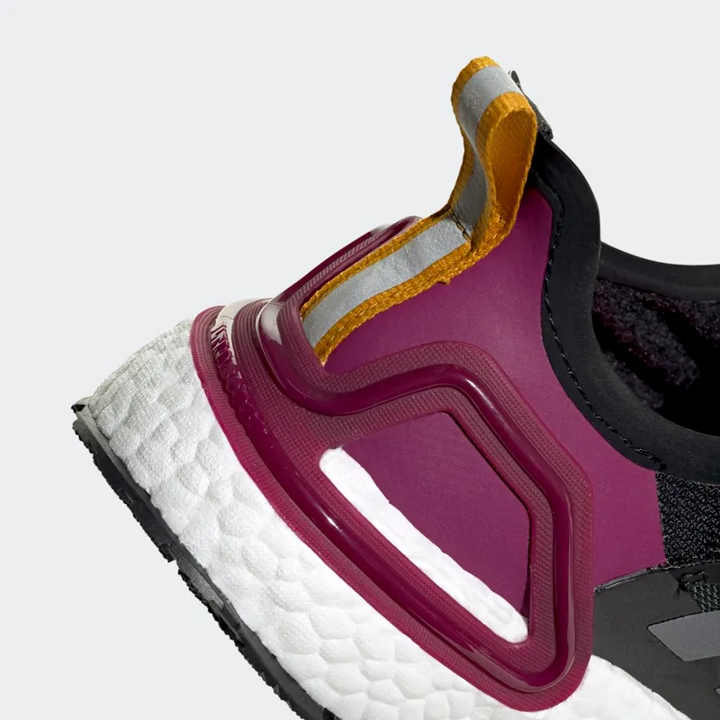 Adidas UltraBoost Winter.Rdy ‘Black Power Berry’ Core Black/Iron Metallic/Power Berry (EG9803)