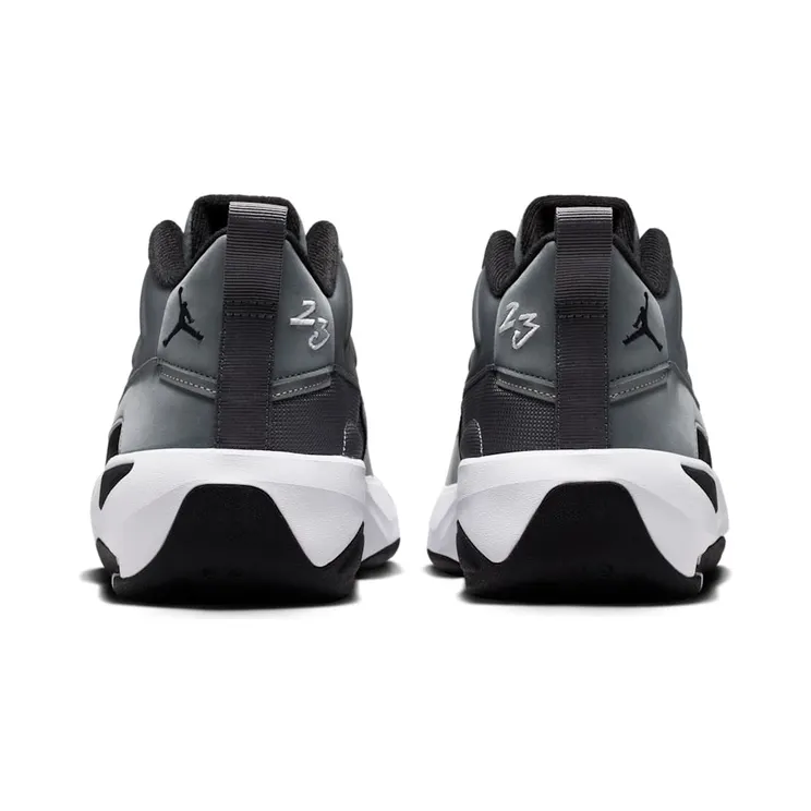 air-jordan-max-aura HQ2091-005