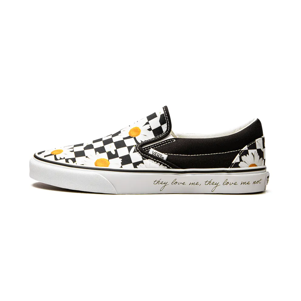 VANS Love Me/love Me Not Classic Slip-on Schuhe Schwarz (VN0A5JMHB0B)