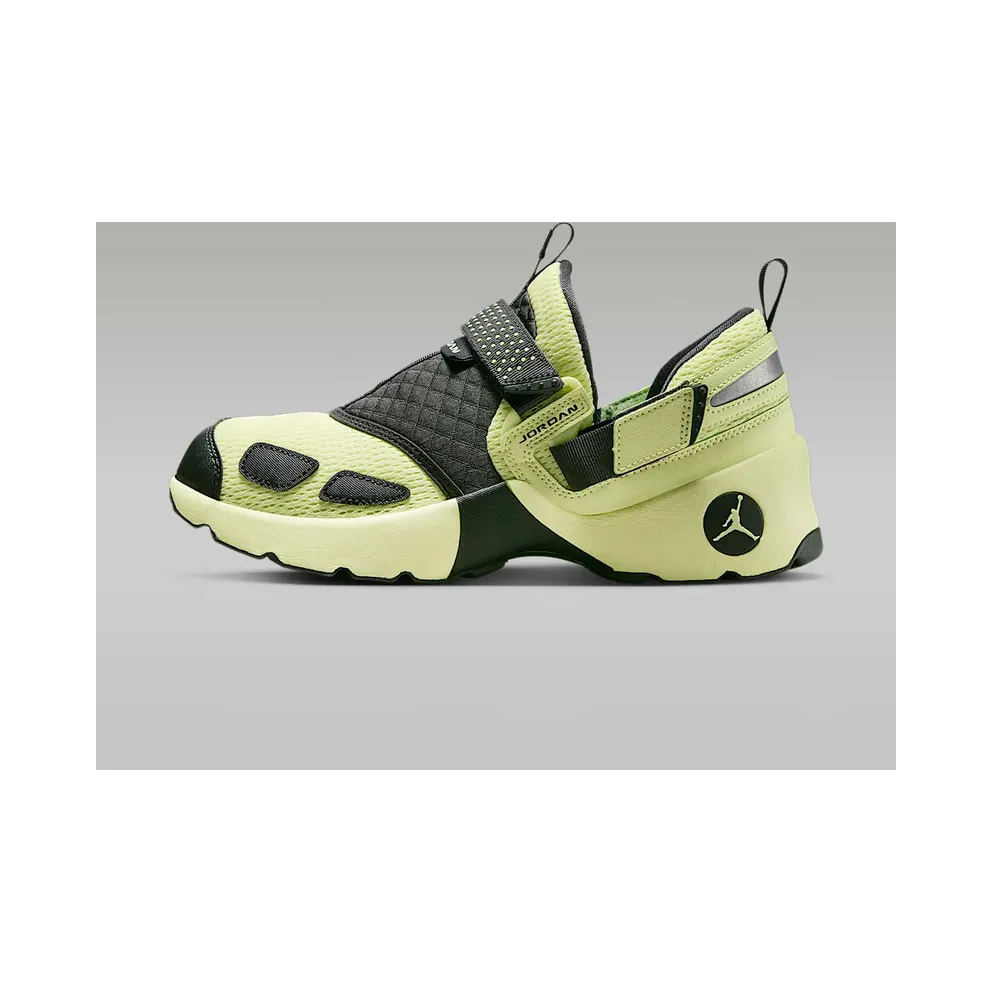Jordan Trunner LX “Luminous Green” (HQ2164-302)